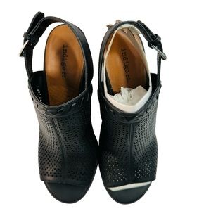 NWOT Indigo Rd Black Perforated, Peep Toe, Block Heel Sandals 9M Perfect 😍